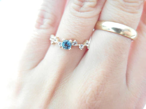 Anillo Amelia